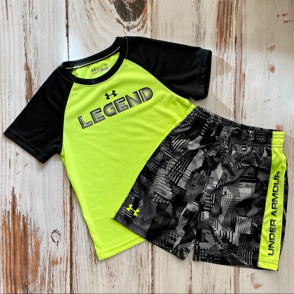 Under Armour green gray short heat gear outfit 4T